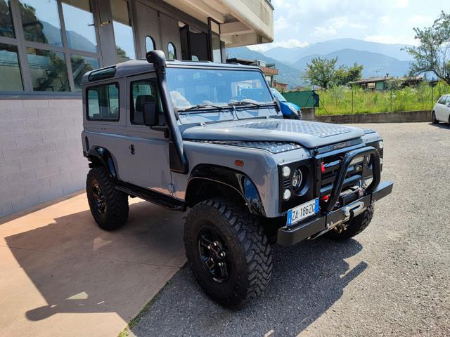 Land Rover Defender 3.9 182 CV DEVOURER OF LAND - foto 2 di 4