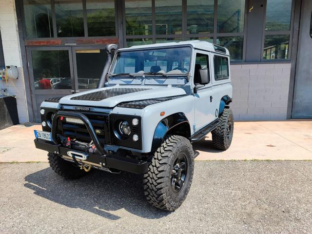 Land Rover Defender 3.9 182 CV DEVOURER OF LAND usato a NIARDO