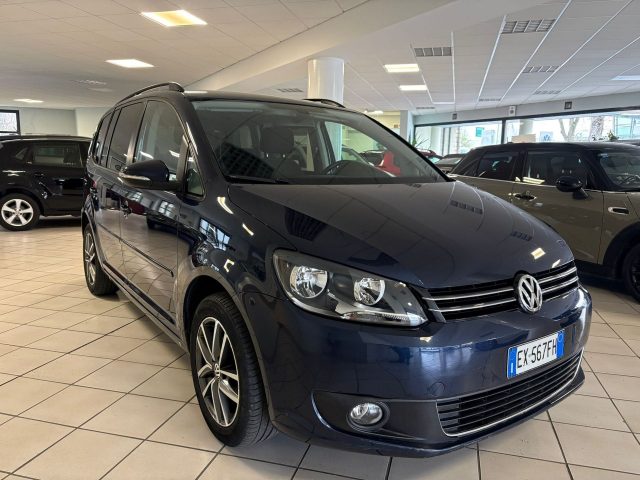 Volkswagen Touran 1.6 TDI DPF DSG Comfortline, del 2014, 141.000 km, in vendita a Alba (CN)