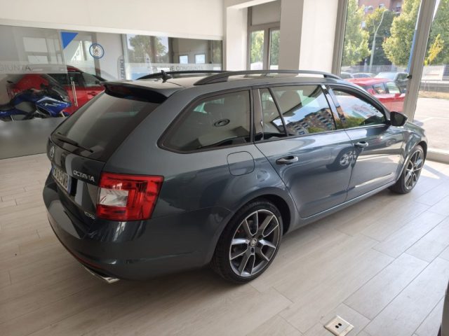 Skoda Octavia 2.0 TDI DSG Wagon RS - foto 3 di 4