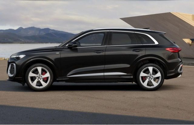 Audi Q5 40 TDI 204CV MHEV QUATTRO S TRONIC 2X S LINE km 0 a LENDINARA