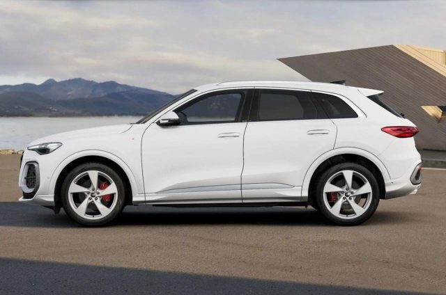Audi Q5 40 TDI 204CV MHEV QUATTRO S TRONIC S LINE - foto 3 di 4