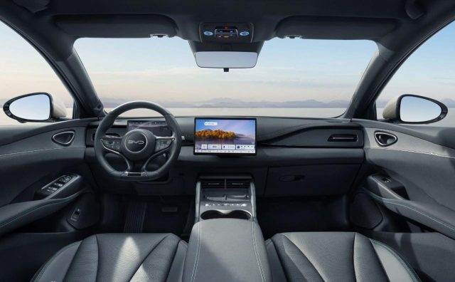 BYD Seal 6 TOURING DM-I 1.5 PHEV BOOST 2WD - foto 2 di 4