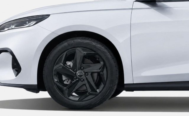 BYD Seal 6 TOURING DM-I 1.5 PHEV BOOST 2WD - foto 4 di 4