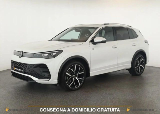 Volkswagen Tiguan 2.0 TDI 150CV DSG R LINE TETTO CERCHI 20 KEYLESS usato a LENDINARA