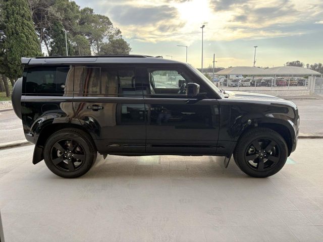 Land Rover Defender 110 3.0D I6 250 CV AWD Auto X-Dynamic HSE - foto 4 di 4