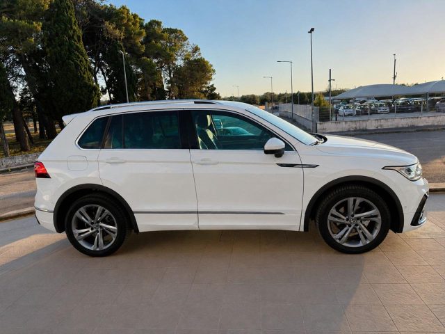 Volkswagen Tiguan 2.0 TDI 150 CV SCR DSG R-Line LUCI AMBIENTE - foto 4 di 4