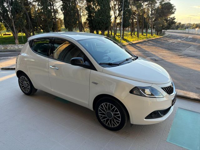 Lancia Ypsilon 1.0 FireFly 5 porte S&S Hybrid Gold 5 posti. - foto 3 di 4