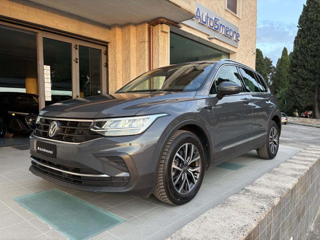 Volkswagen Tiguan 2.0 TDI 150 CV SCR DSG Life usato a CAROVIGNO
