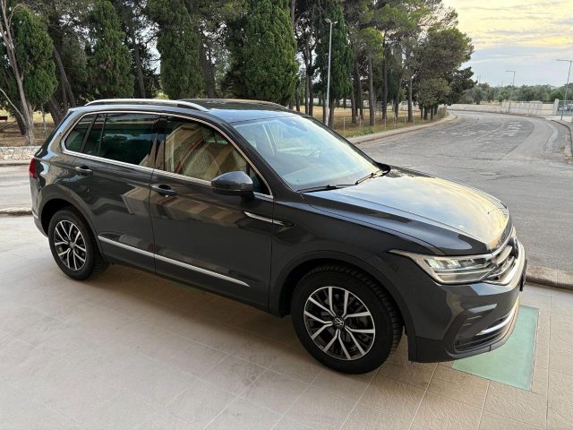 Volkswagen Tiguan 2.0 TDI 150 CV SCR DSG Life - foto 3 di 4