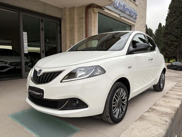 Lancia Ypsilon 1.0 FireFly 5 porte S&S Hybrid Gold 5 posti usato a CAROVIGNO