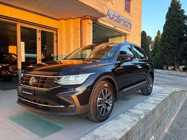 Volkswagen Tiguan 2.0 TDI 150 CV SCR DSG Life usato a CAROVIGNO