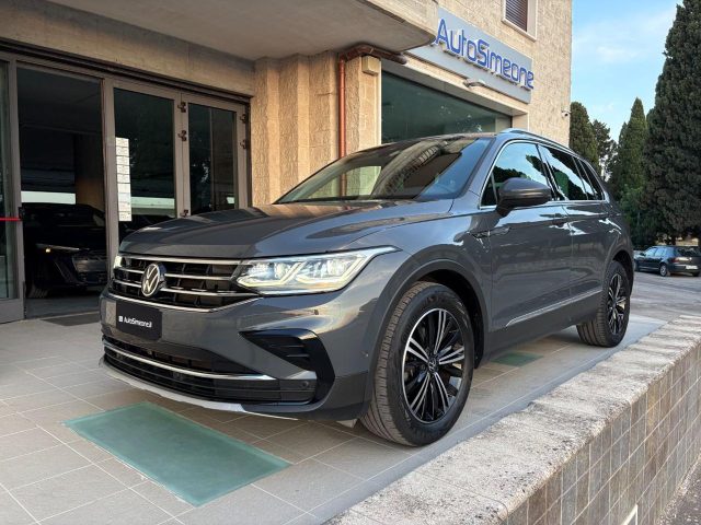 Volkswagen Tiguan 2.0 TDI 150 CV SCR DSG Elegance VIRTUAL usato a CAROVIGNO