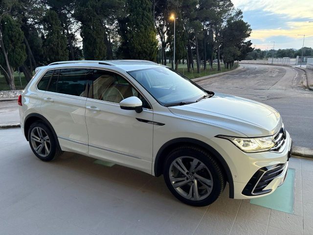 Volkswagen Tiguan 2.0 TDI 150 CV SCR DSG R-Line LUCI AMBIENTE - foto 3 di 4