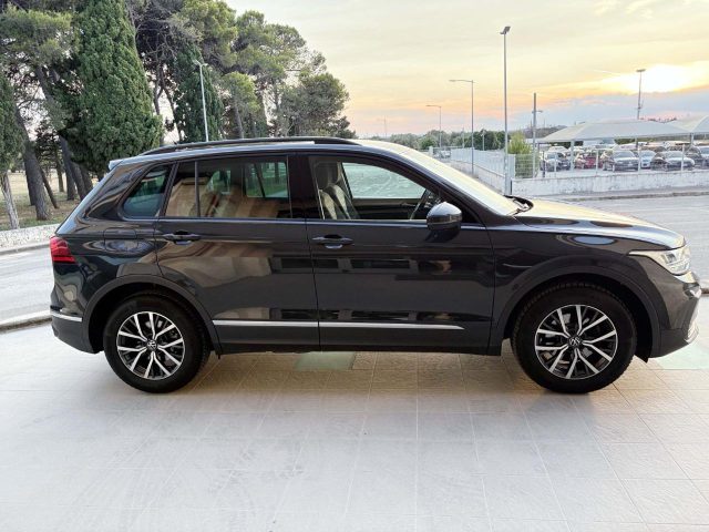 Volkswagen Tiguan 2.0 TDI 150 CV SCR DSG Life - foto 4 di 4