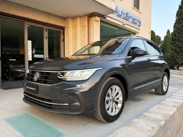 Volkswagen Tiguan 2.0 TDI 150 CV SCR DSG Life usato a CAROVIGNO