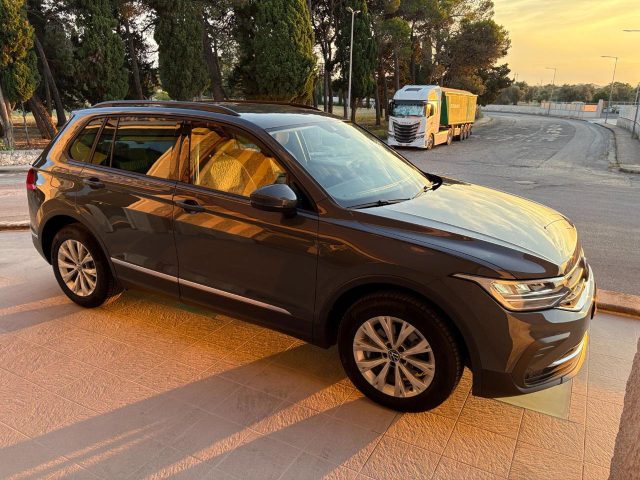 Volkswagen Tiguan 2.0 TDI 150 CV SCR DSG Life - foto 3 di 4