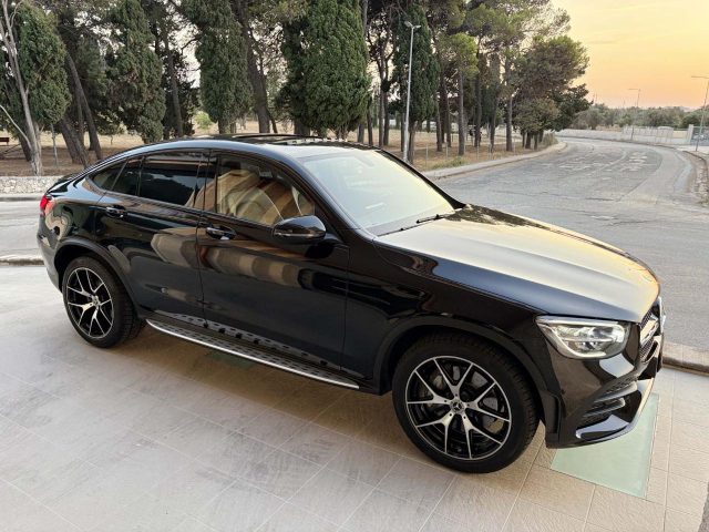 Mercedes-Benz GLC 220 d 4Matic Coupé Premium Pack Night TETTO - foto 3 di 4