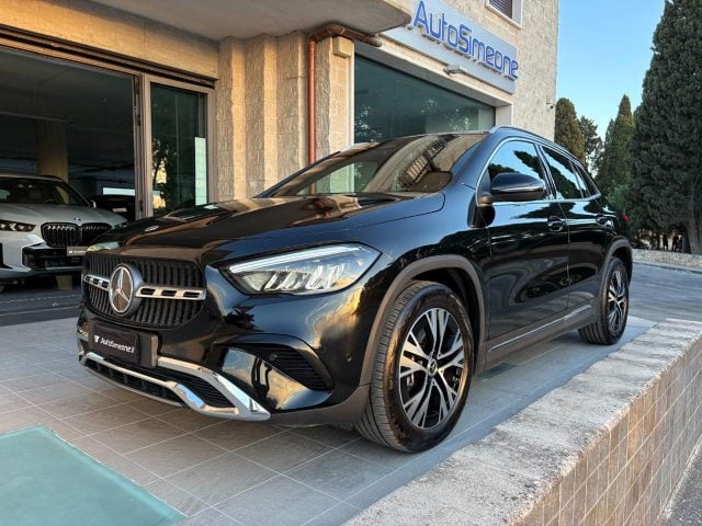 Mercedes-Benz GLA 200 d Automatic Business Extra, del 2025, 19.823 km, in vendita a Carovigno (BR)