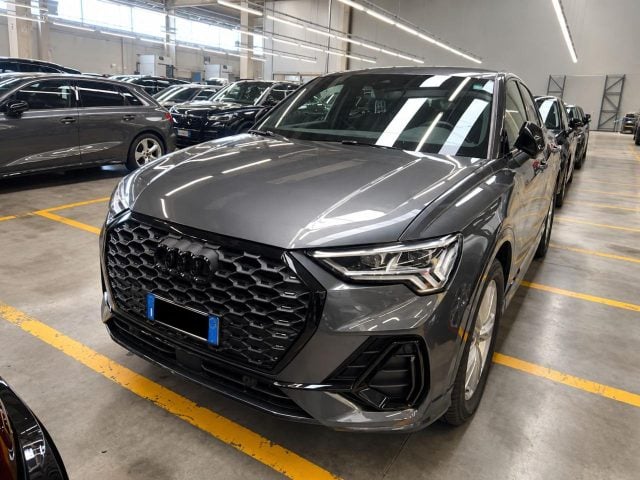 Audi Q3 SPB Sportback 35 TDI S tronic S line edition, del 2025, 33.578 km, in vendita a Carovigno (BR)