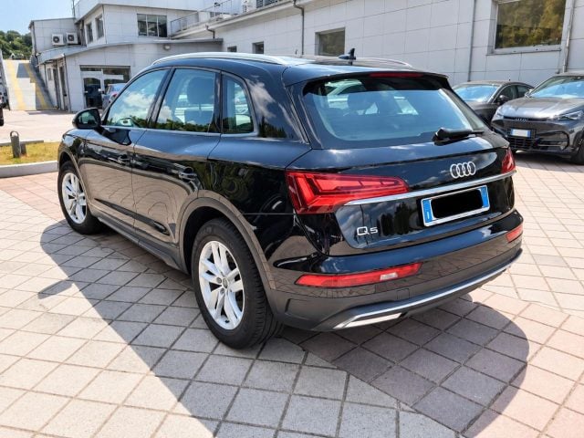 Audi Q5 30 2.0 TDI S tronic Business. - foto 2 di 4
