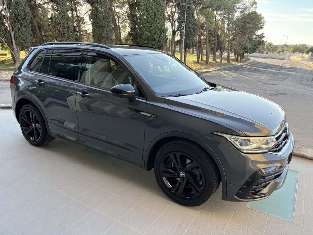 Volkswagen Tiguan 2.0 TDI 150 CV SCR DSG R-Line - foto 3 di 4