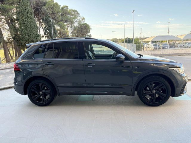 Volkswagen Tiguan 2.0 TDI 150 CV SCR DSG R-Line - foto 4 di 4