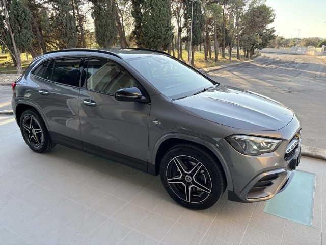 Mercedes-Benz GLA 250 e hybrid EQ AMG Line Premium Pack Night. - foto 3 di 4
