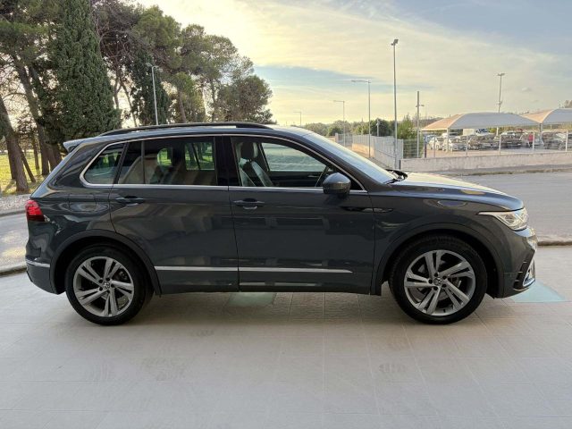 Volkswagen Tiguan 2.0 TDI 150 CV SCR DSG R-Line - foto 4 di 4