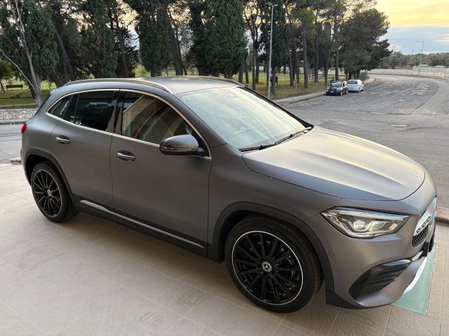 Mercedes-Benz GLA 200 d Automatic 4Matic Premium MAGNO DESIGNO (OPACA) - foto 3 di 4