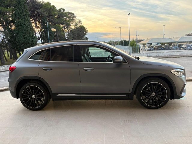 Mercedes-Benz GLA 200 d Automatic 4Matic Premium MAGNO DESIGNO (OPACA) - foto 4 di 4