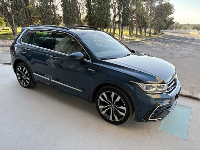 Volkswagen Tiguan 2.0 TDI 150 CV SCR DSG R-Line CERCHI DA 20'' - foto 3 di 4