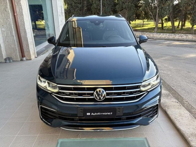 Volkswagen Tiguan 2.0 TDI 150 CV SCR DSG R-Line CERCHI DA 20'' - foto 2 di 4