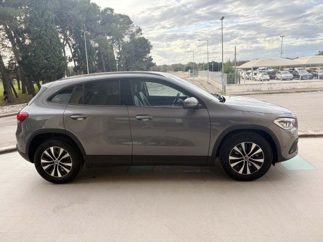 Mercedes-Benz GLA 180 d Automatic Business Extra - foto 4 di 4