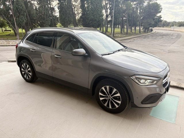 Mercedes-Benz GLA 180 d Automatic Business Extra - foto 3 di 4