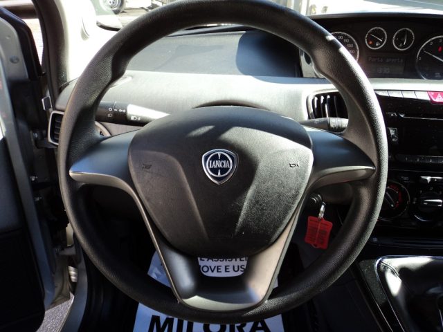 Lancia Ypsilon 0.9 TwinAir 85 CV 5 porte Metano Ecochic Gold usato a GIUGLIANO IN CAMPANIA