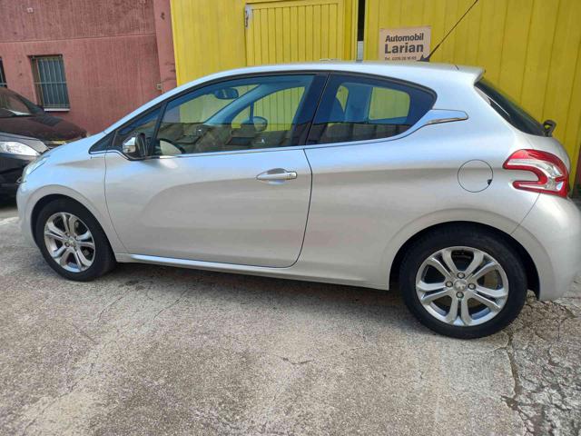 Peugeot 208 serie 1.2 VTi 82 CV 3 porte Allure neopatentati - foto 3 di 4