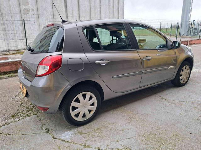Renault Clio 1.2 16V 5 porte Luxe ok neopatentati - foto 4 di 4