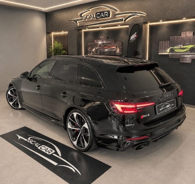 Audi RS 4 Avant - foto 3 di 4