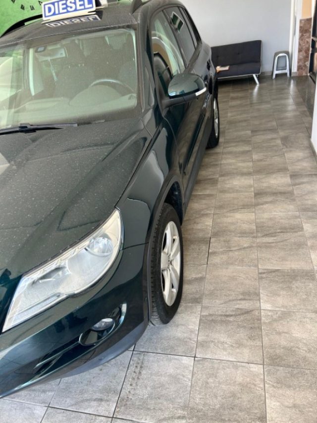 Volkswagen Tiguan 2.0 TDI DPF 4MOTION DSG R-Line usato a ROSARNO