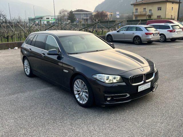 BMW 520 d xDrive Touring Luxury - foto 2 di 4