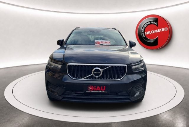 Volvo XC40 T3 Geartronic Momentum - foto 2 di 4
