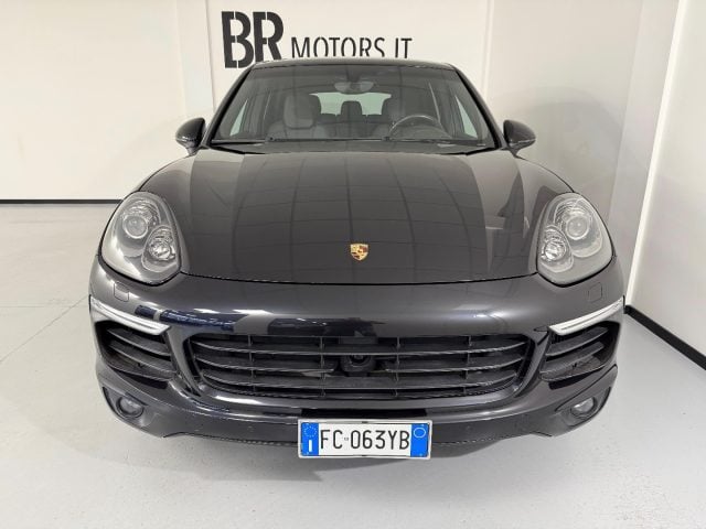 Porsche Cayenne 3.0 Diesel - foto 2 di 4