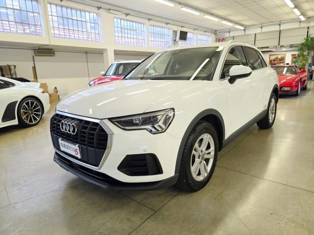 Audi Q3 2.0 TDI 150 CV S tronic Business usato a DESIO