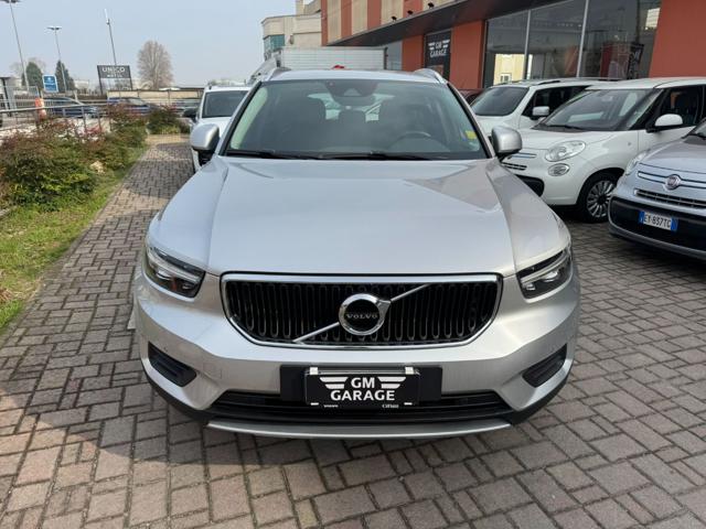 Volvo XC40 D3 AWD Momentum - foto 2 di 32