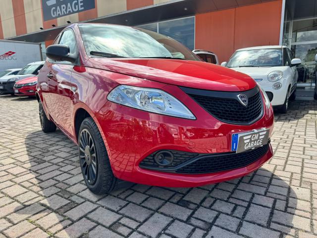 Lancia Ypsilon 1.0 FireFly 5 porte S&S Hybrid Ecochic Silver - foto 4 di 4