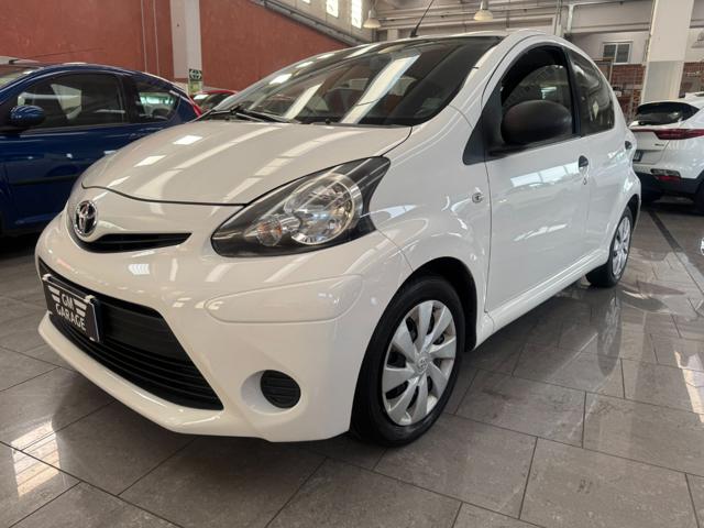Toyota Aygo 1.0 12V VVT-i 5 porte Active Connect - foto 2 di 4