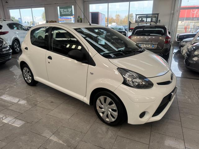 Toyota Aygo 1.0 12V VVT-i 5 porte Active Connect - foto 3 di 4