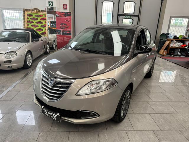 Lancia Ypsilon 0.9 TwinAir 85 CV 5 porte S&S Platinum - foto 3 di 4
