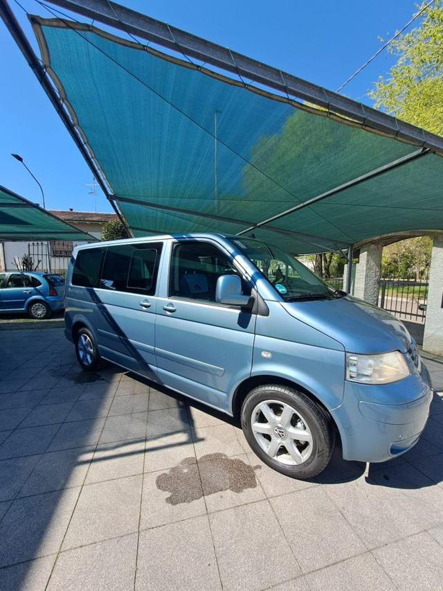 Volkswagen Multivan 2.5 TDI/130cv, del 2007, 259.000 km, in vendita a Manerbio (BS)